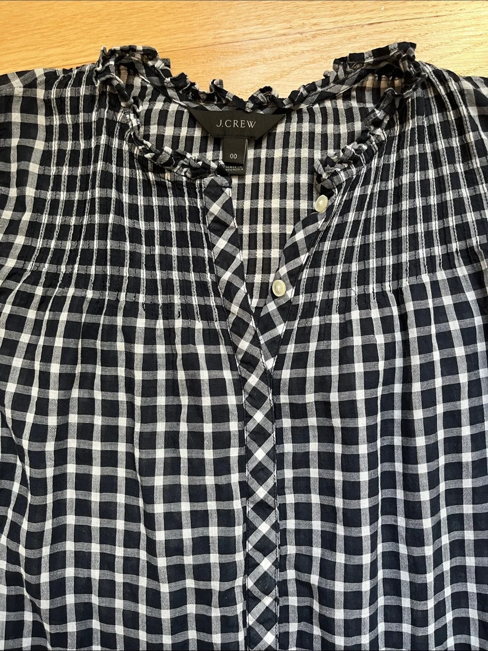 J. Crew Navy and White Gingham 100% Cotton Ruffle Neck Blouse Size 00 Preppy